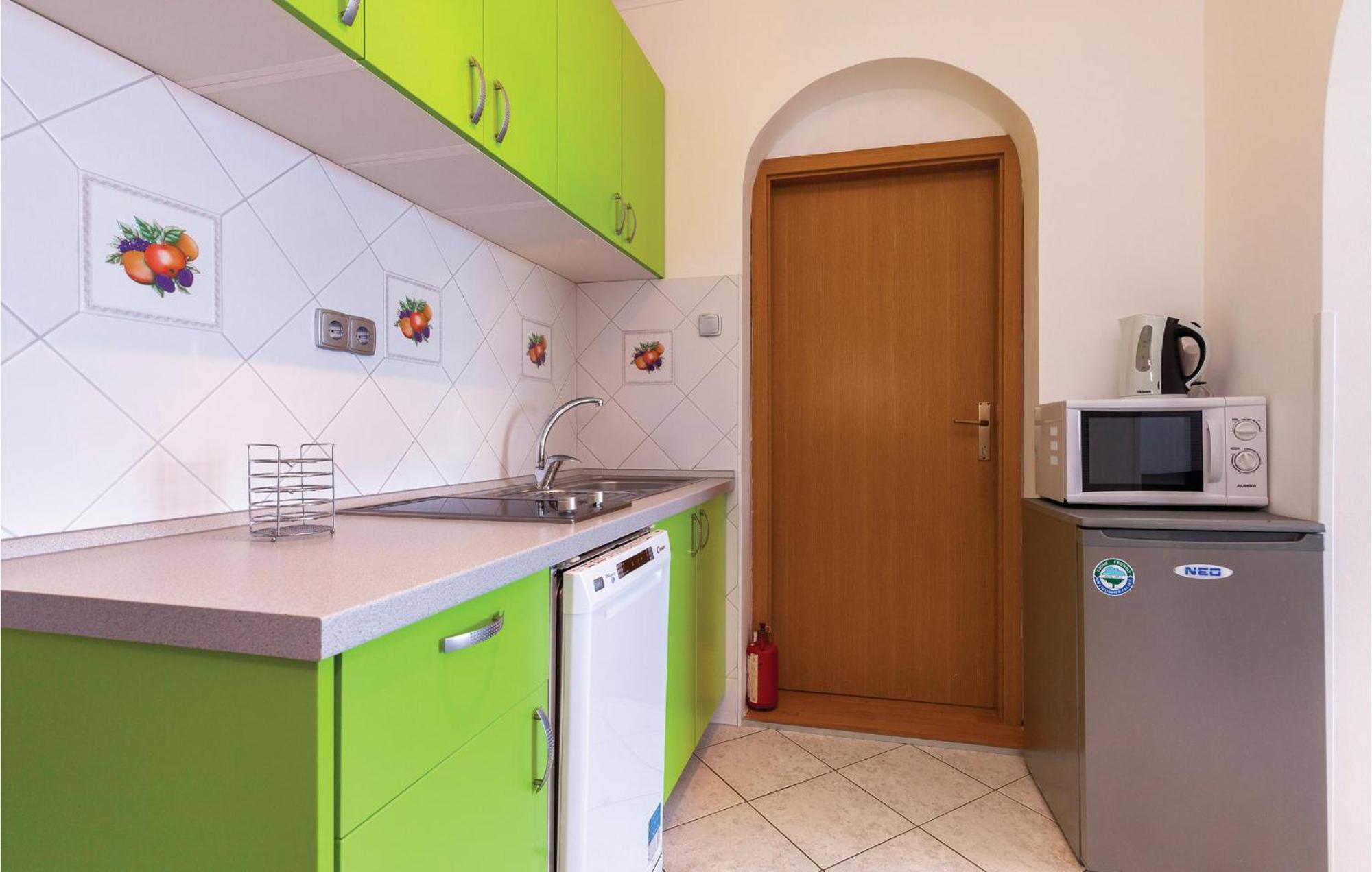 Beautiful Apartment In Crikvenica With Kitchen المظهر الخارجي الصورة