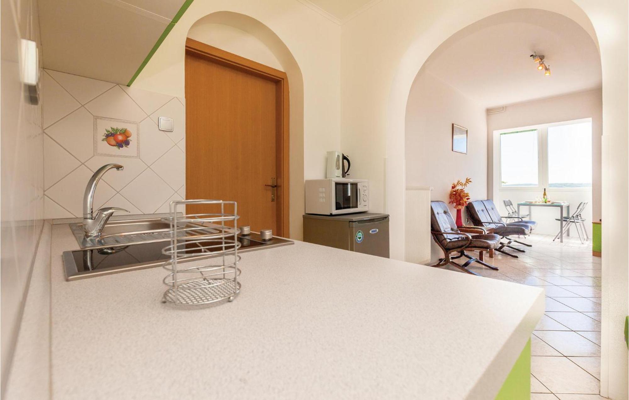 Beautiful Apartment In Crikvenica With Kitchen المظهر الخارجي الصورة