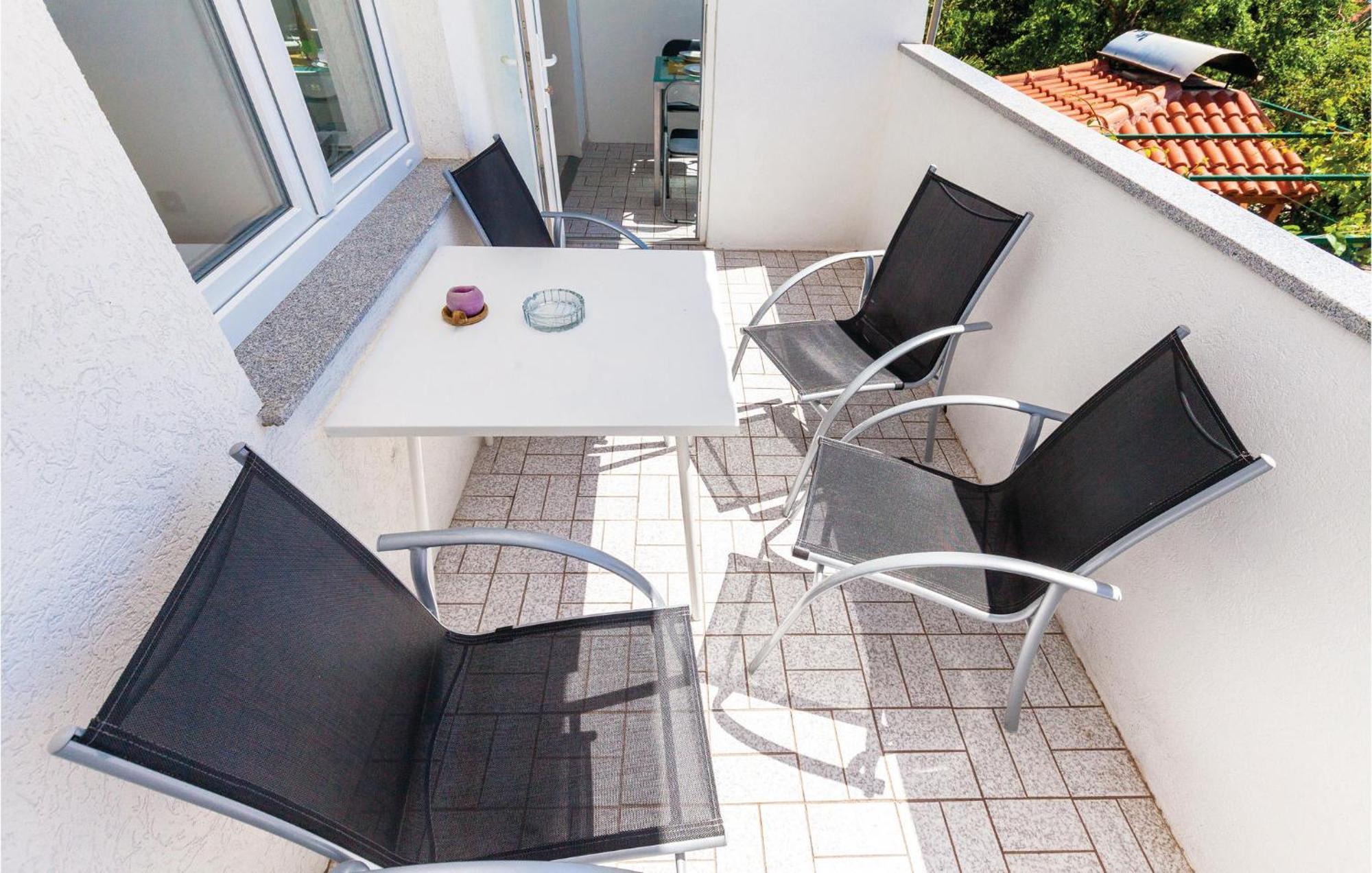 Beautiful Apartment In Crikvenica With Kitchen المظهر الخارجي الصورة