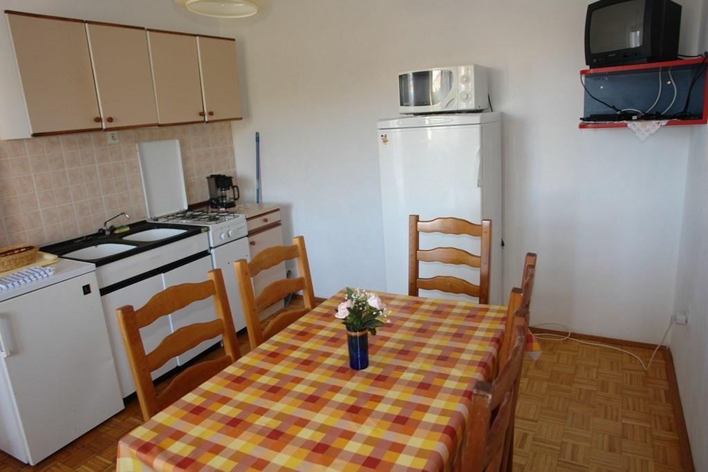 Beautiful Apartment In Crikvenica With Kitchen الغرفة الصورة